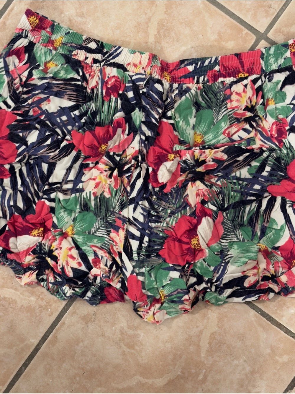 H&M Floral Tropical Print Elastic Waist Shorts - Size XL